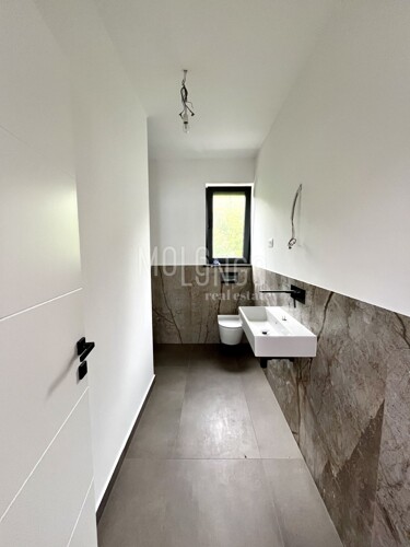 Thumbnail 6356279 - 5