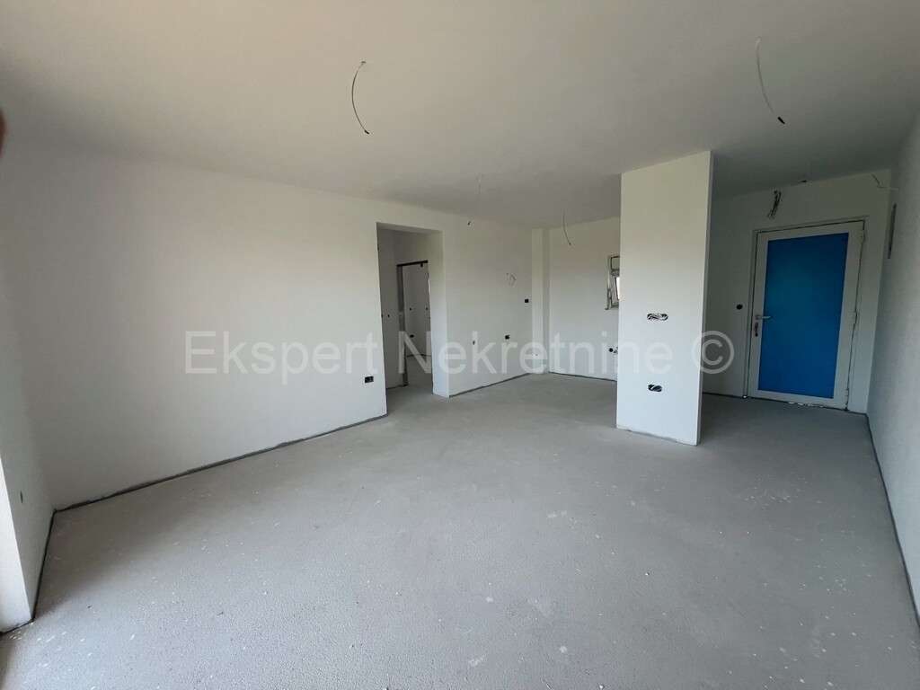 Image 6356317 - 7