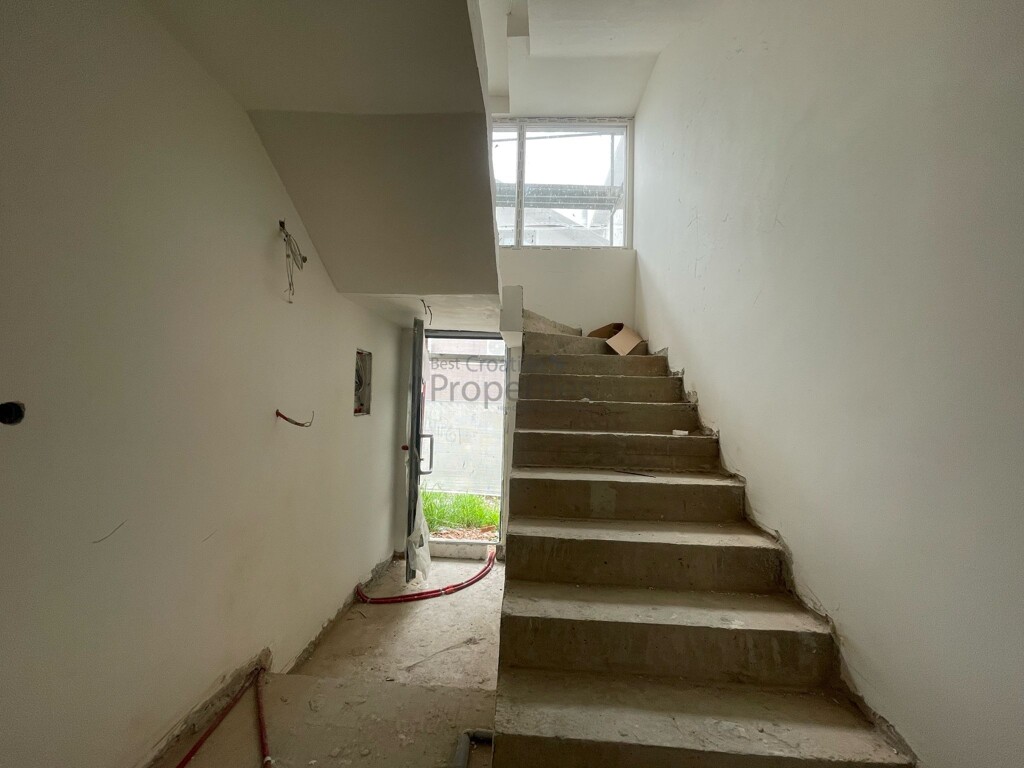 Image 6356328 - 12