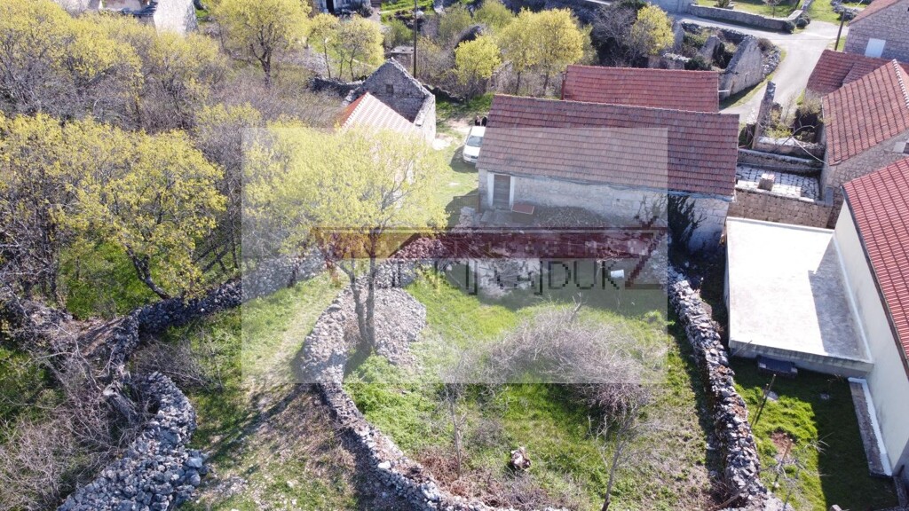 Image 6356476 - 8