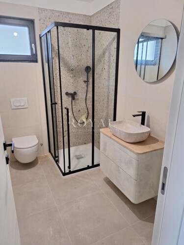 Thumbnail 6356812 - 12