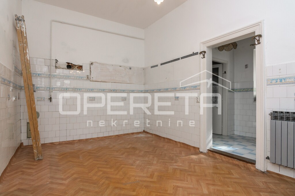 Image 6356820 - 7
