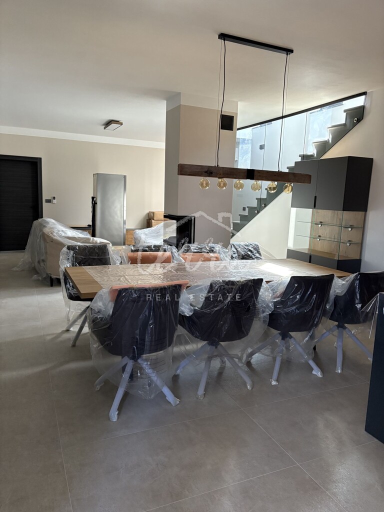Image 6356840 - 8