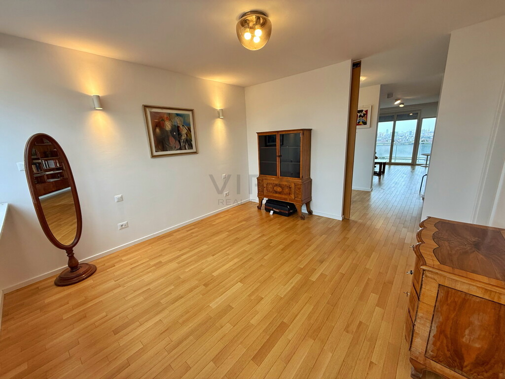 Image 6356858 - 8