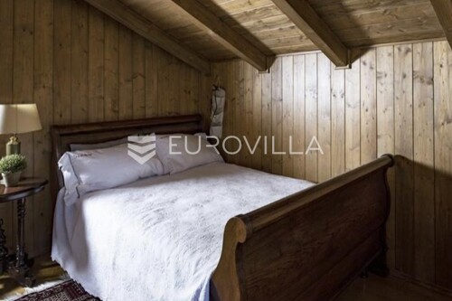 Thumbnail 6356899 - 5