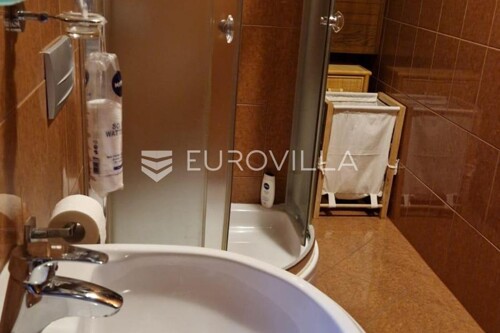 Thumbnail 6356899 - 12