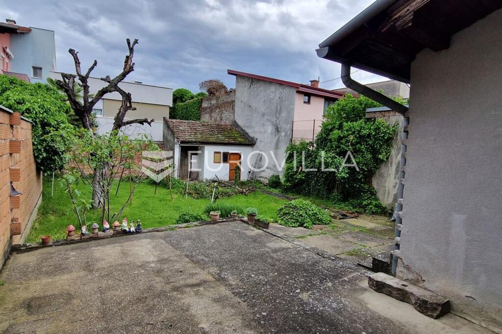 Image 6356918 - 9