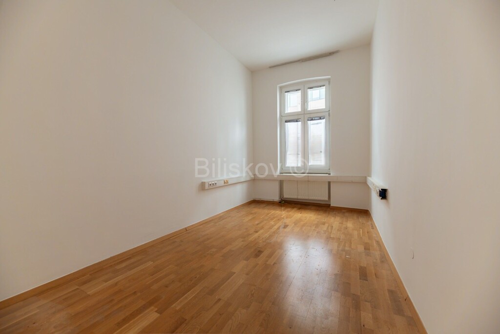 Image 6356982 - 7