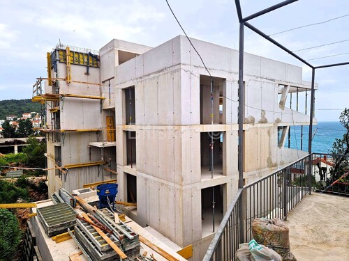 Thumbnail 6356985 - 4