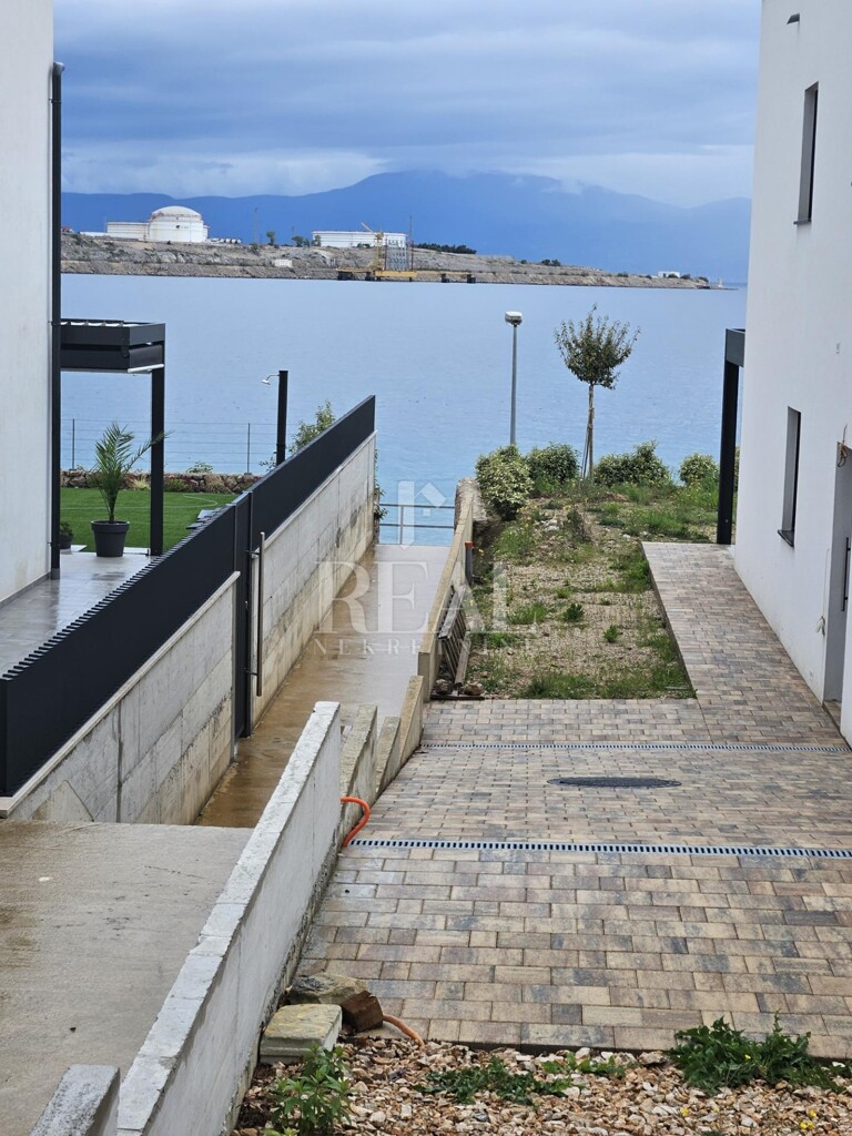 Image 6356988 - 1