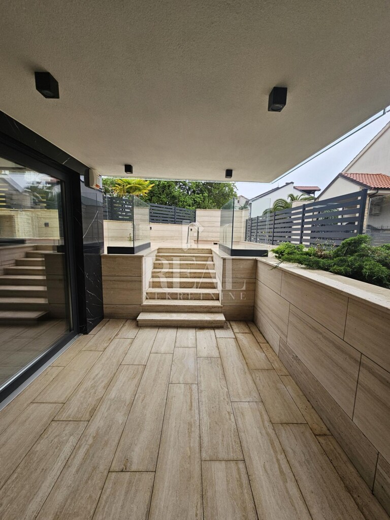 Image 6356990 - 13