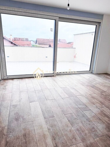 Thumbnail 6357026 - 3