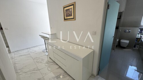 Thumbnail 6357029 - 5