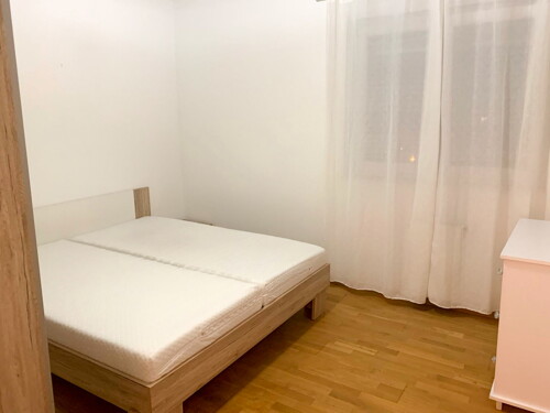 Thumbnail 6357050 - 4