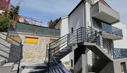 Thumbnail 6357052 - 4