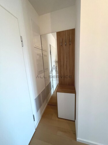 Thumbnail 6357053 - 9