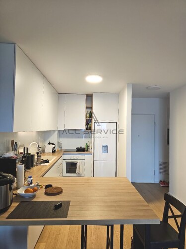 Novogradnja, pogled na more, parking,vrt!