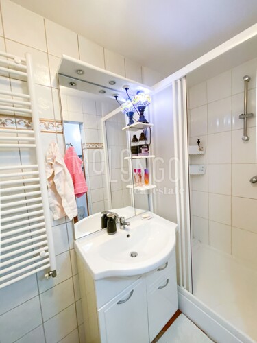 Thumbnail 6357055 - 5