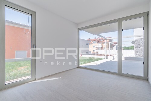 Istra, Novigrad okolica, dvosoban stan u prizemlju