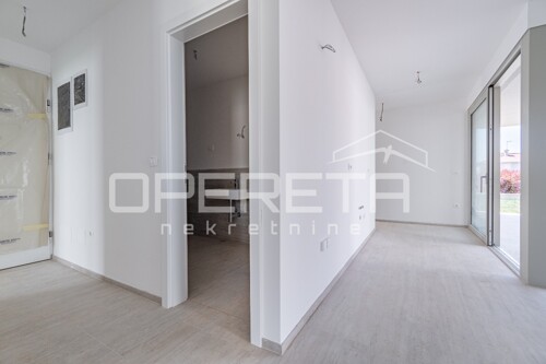 Thumbnail 6357376 - 5