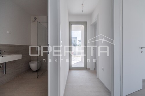 Thumbnail 6357376 - 10