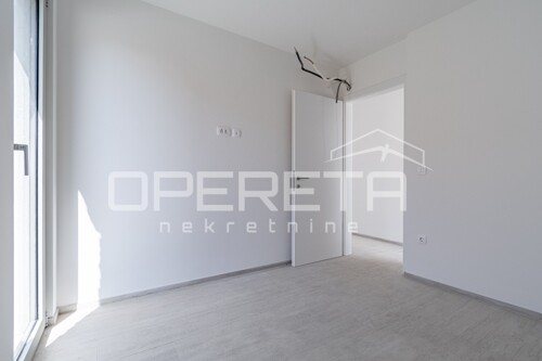 Thumbnail 6357376 - 12