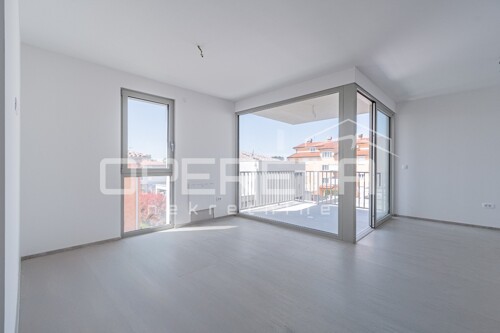 Thumbnail 6357377 - 4