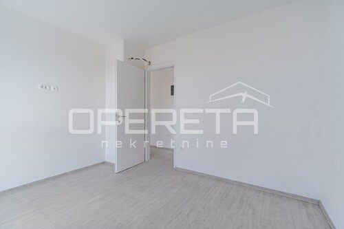 Thumbnail 6357377 - 6