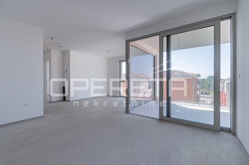 Thumbnail 6357377 - 3