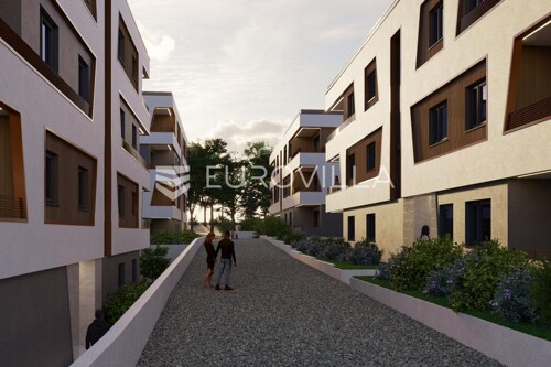 Thumbnail 6357452 - 9