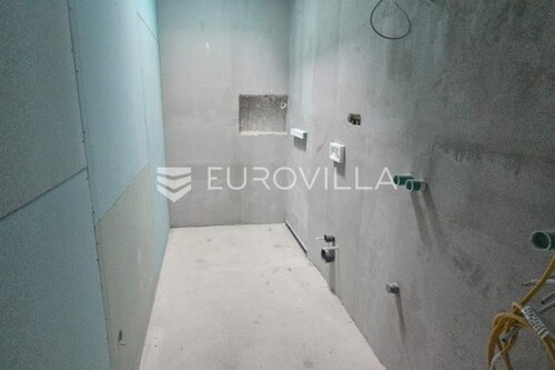 Thumbnail 6357456 - 10