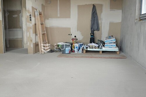 Thumbnail 6357456 - 5