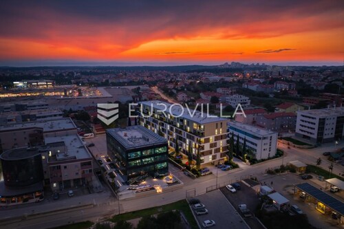 Istra, Pula, moderna stanogradnja u centru grada - stan na 3. katu NKP 56.79 m2
