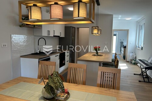 Thumbnail 6357470 - 3