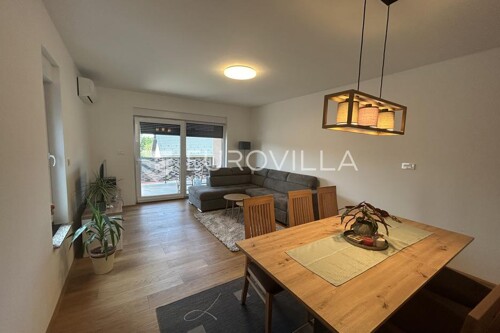 Thumbnail 6357470 - 4