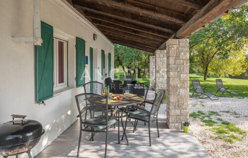 Thumbnail 6357621 - 4