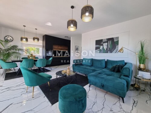 Chic 2S+DB s Bazenom i 2 Parking Mjesta