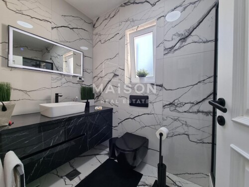 Thumbnail 6357635 - 5