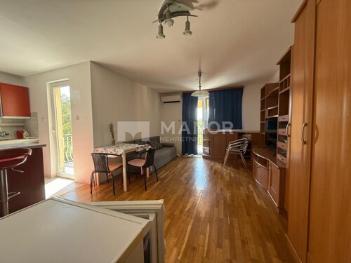 Thumbnail 6357659 - 3