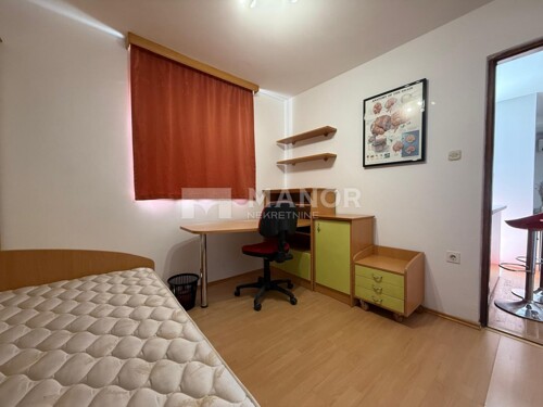 Thumbnail 6357659 - 12