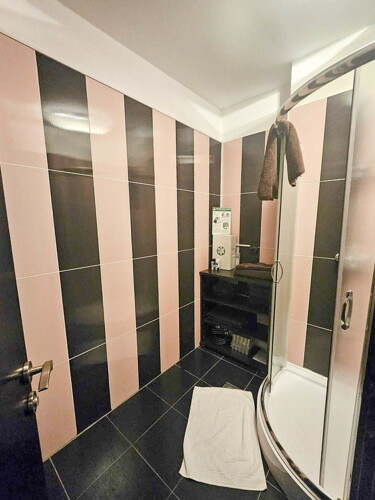 Thumbnail 6357670 - 4