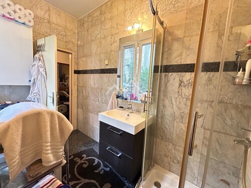 Thumbnail 6357677 - 10