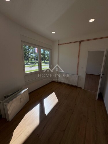 Thumbnail 6357678 - 4