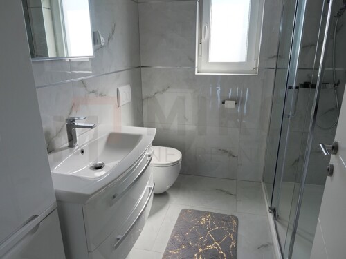 Thumbnail 6357688 - 9