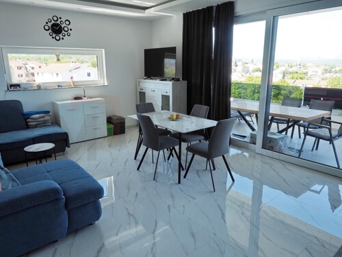 Thumbnail 6357688 - 5