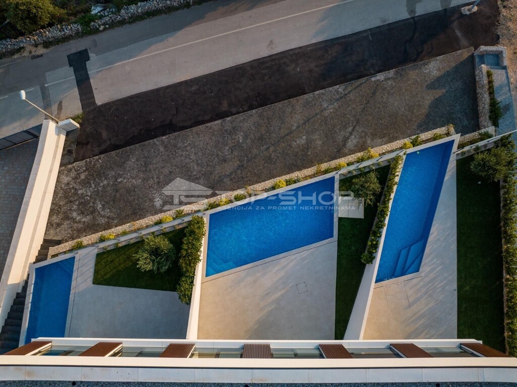 Image 6357719 - 20