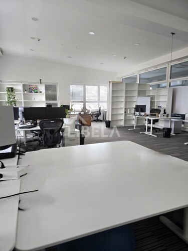 Uredski prostor za zakup u poslovnoj zgradi (Kamenarka) 437m2