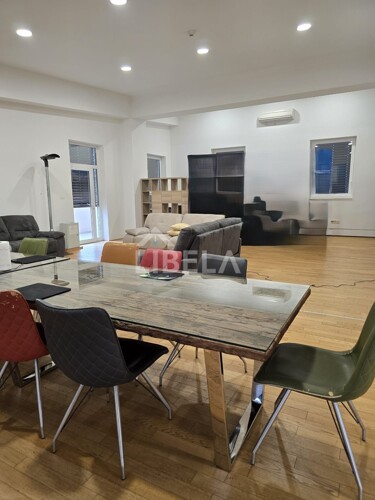 Uredski prostor za zakup u poslovnoj zgradi (Kamenarka) 151 m2