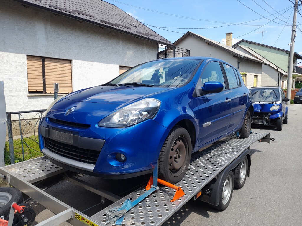 Reno clio 2009 god, 1,2 55 kw u dijelovima prodajem