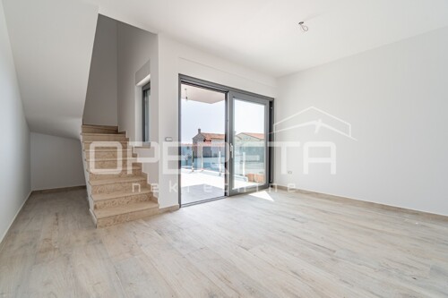 Thumbnail 6358056 - 6